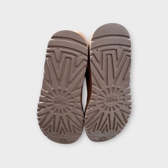 UGG Juliette embroidered boots 9 BNWOB - Picture 4 of 4